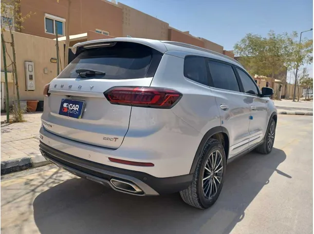 Car image 5