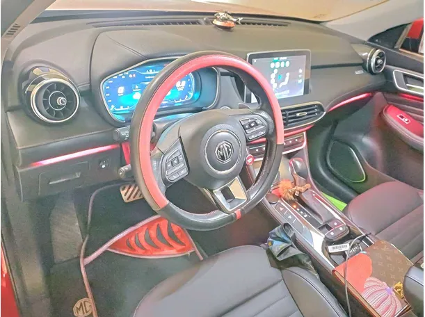 Car image 11