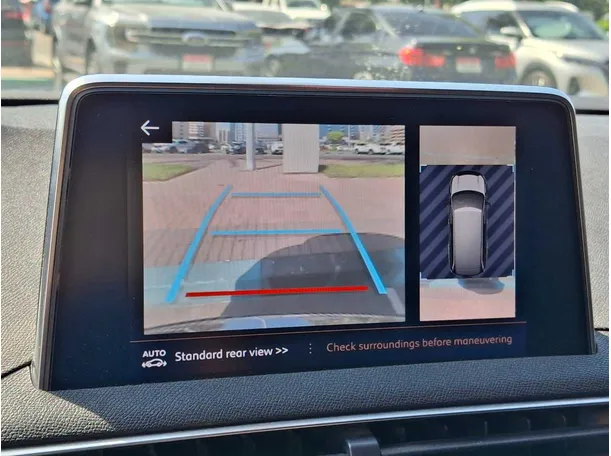 Car image 19