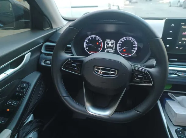Car image 14