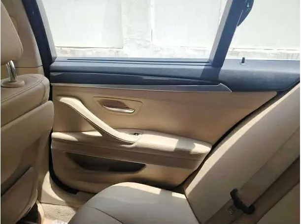 Car image 34