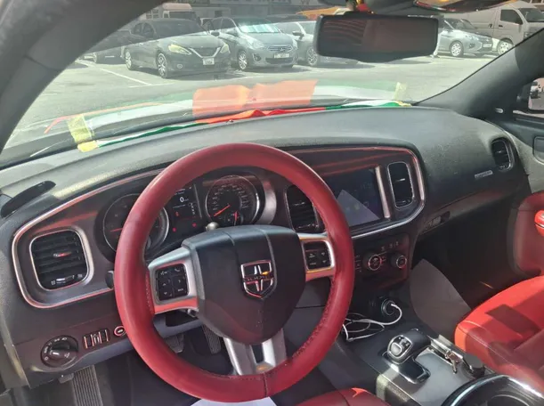 Car image 12