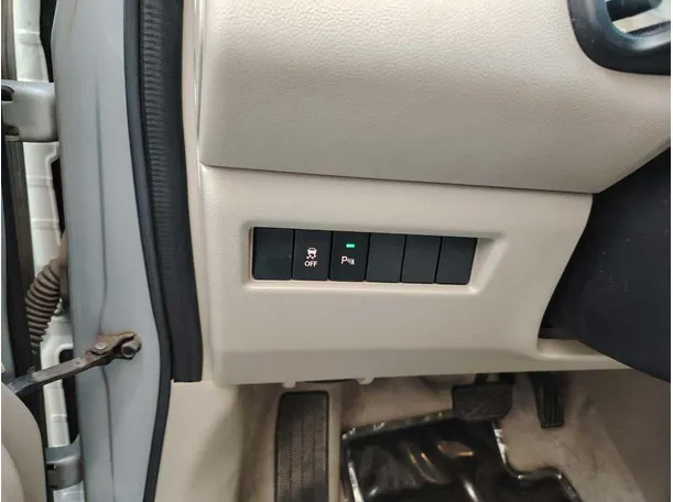 Car image 33