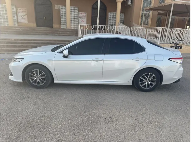 Car image 8