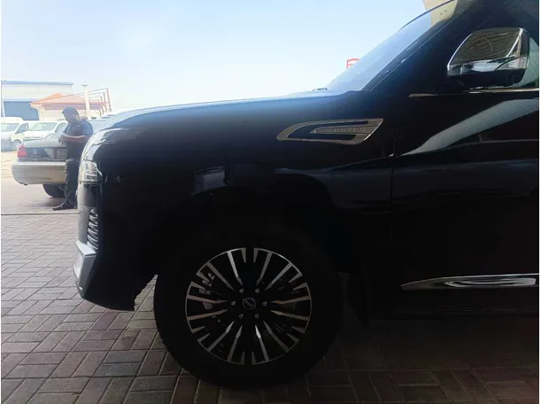 Car image 6