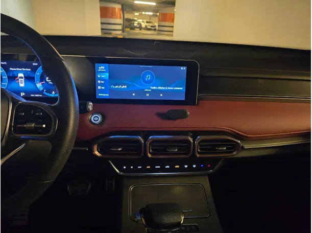 Car image 16