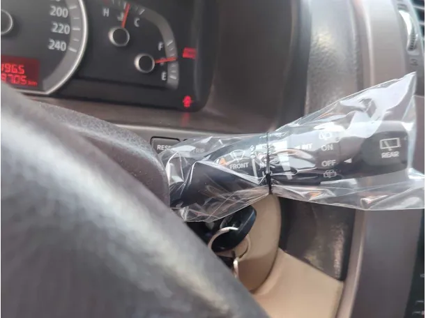 Car image 30