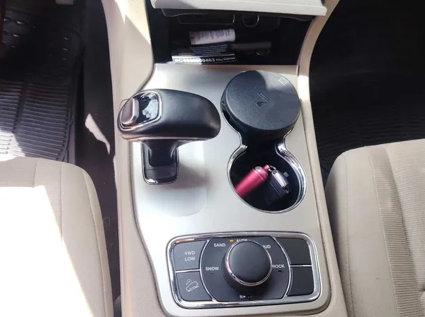 Car image 18