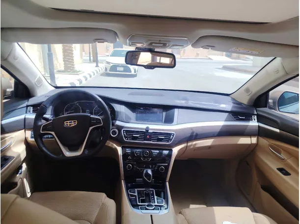 Car image 18