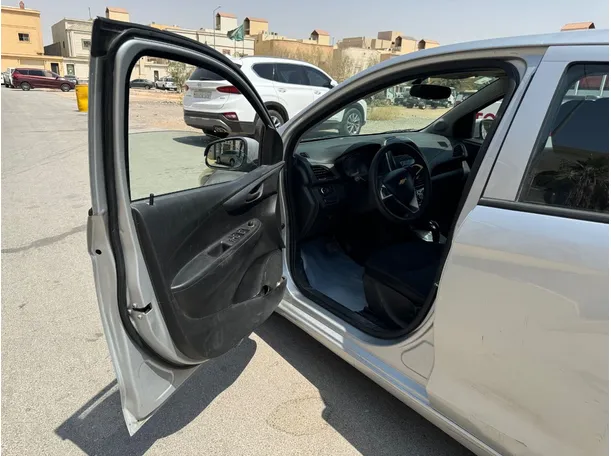 Car image 10