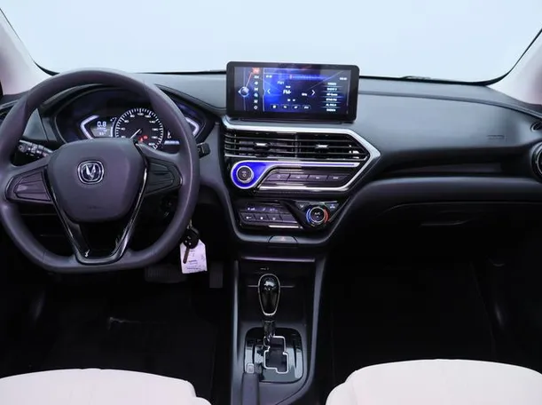 Car image 14