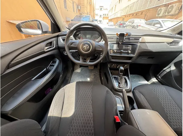 Car image 15