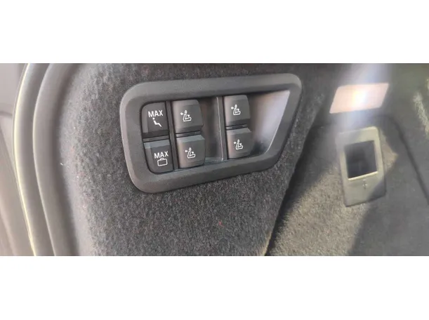 Car image 39