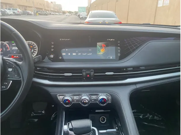 Car image 19