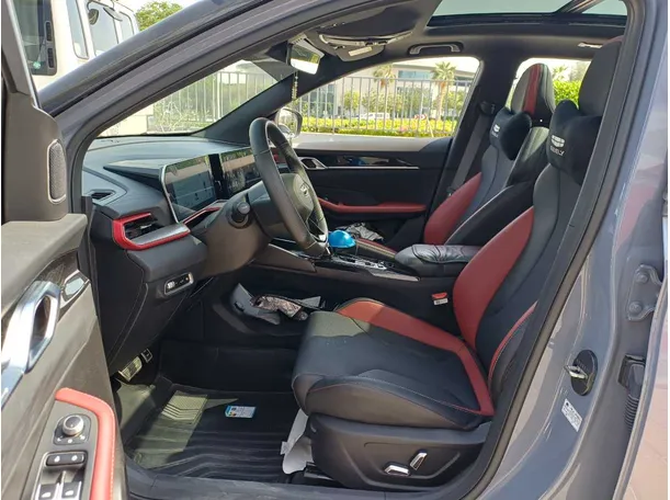 Car image 12