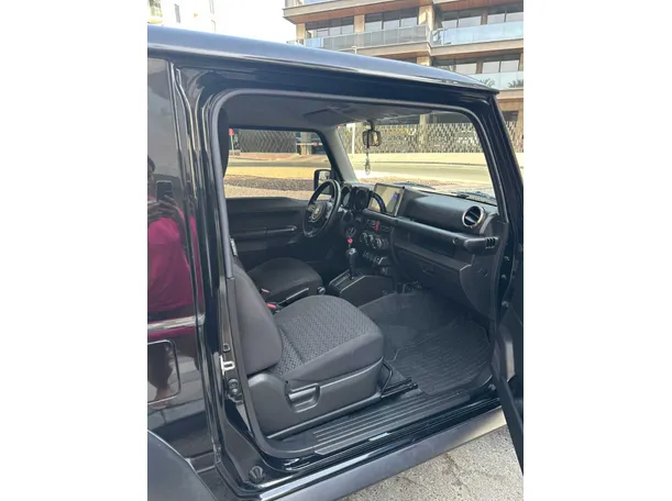 Car image 11