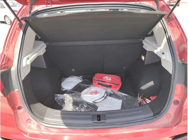 Car image 23
