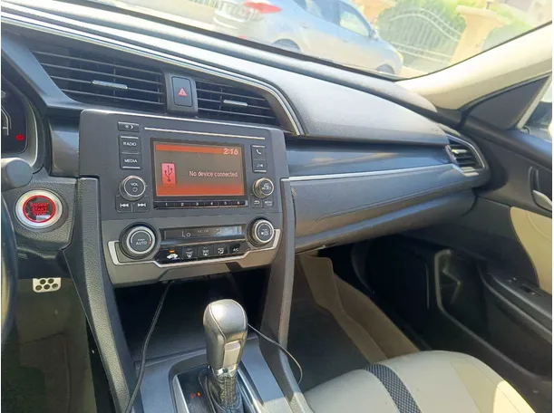 Car image 20