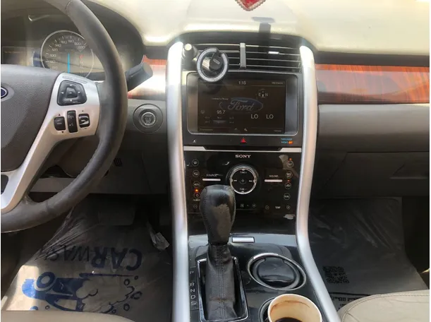 Car image 18