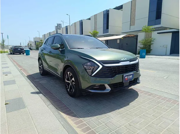 Car image 4
