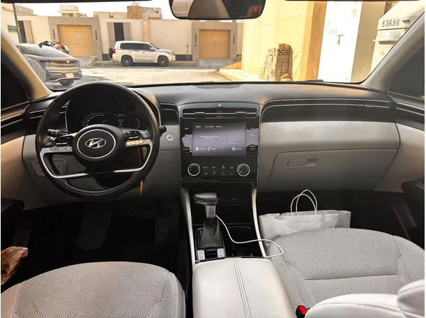 Car image 18