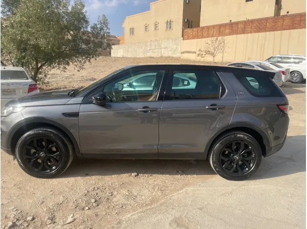 Car image 8