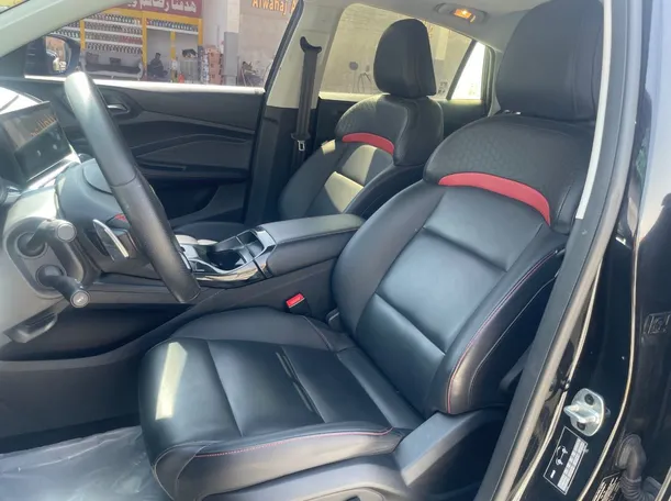 Car image 13