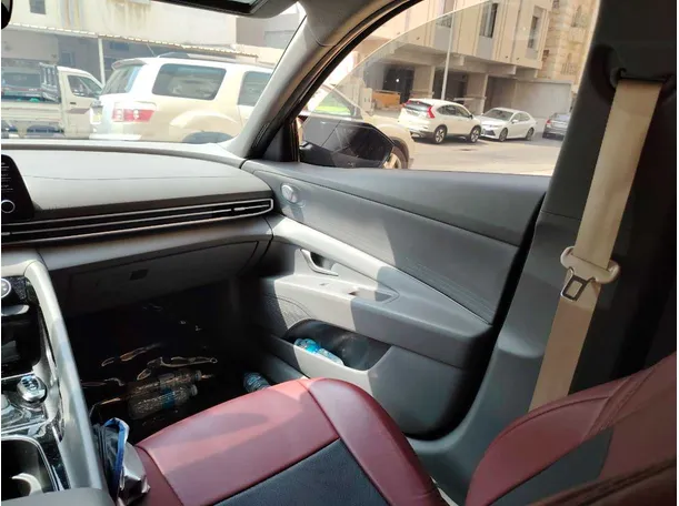 Car image 31
