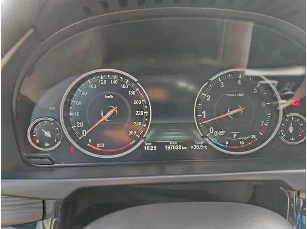 Car image 31