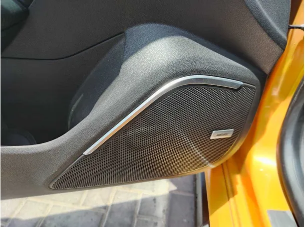 Car image 40