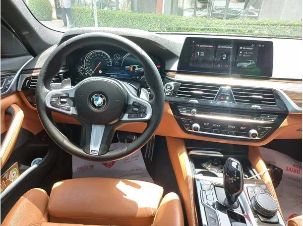 Car image 17