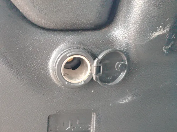 Car image 28