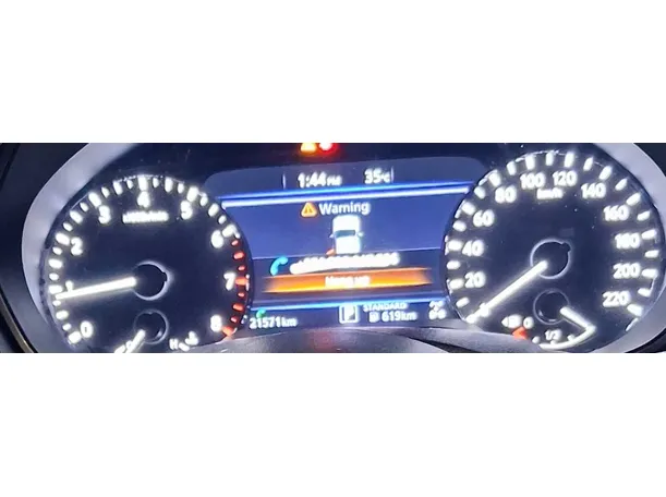 Car image 19