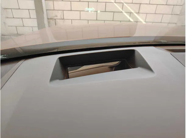 Car image 29