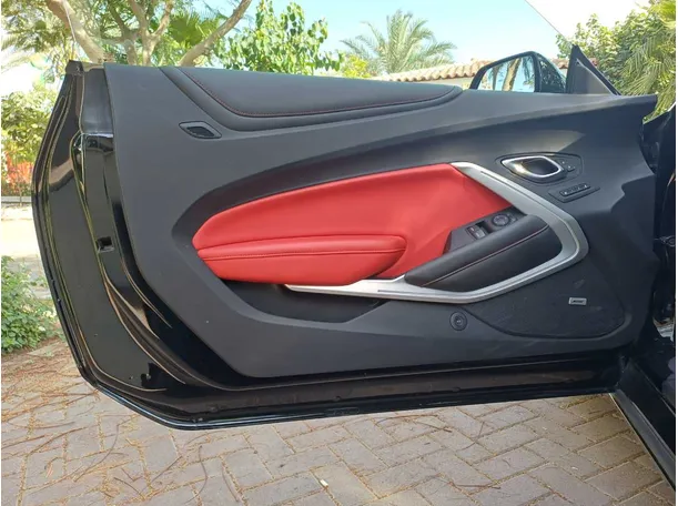 Car image 10