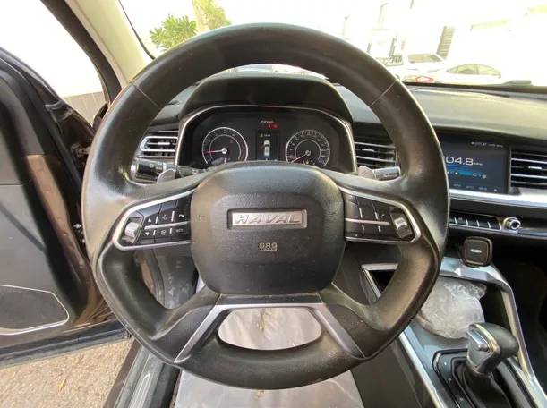 Car image 15