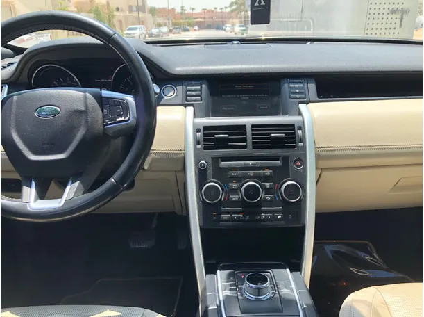 Car image 15