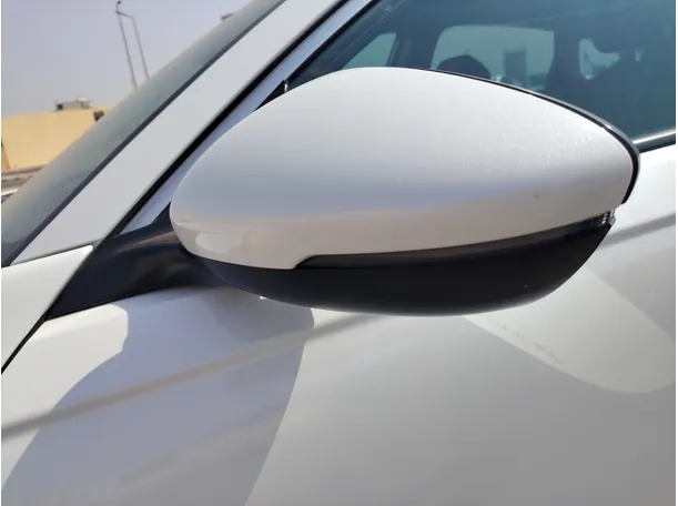 Car image 28