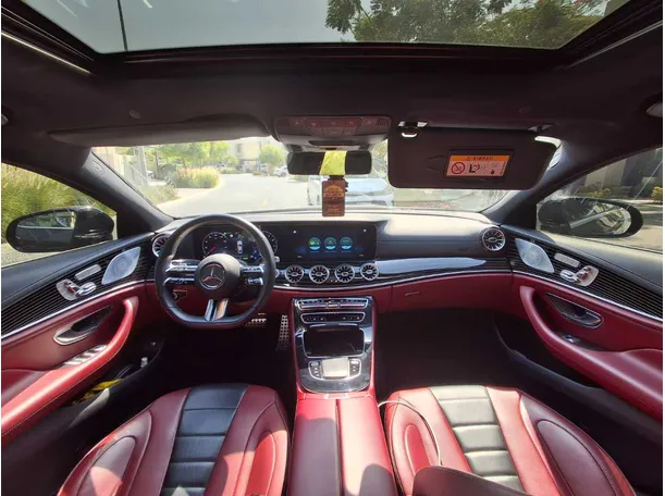 Car image 18