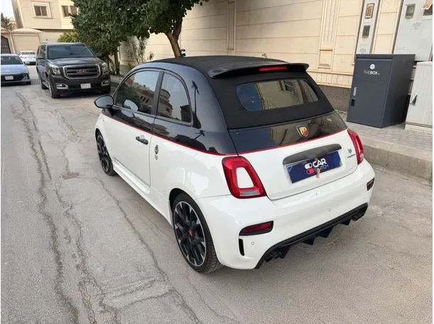 Car image 8