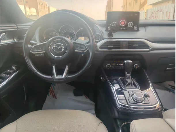 Car image 19