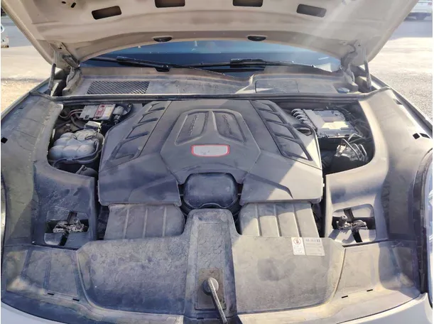 Car image 32