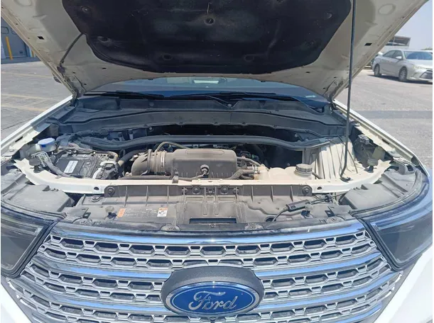 Car image 40