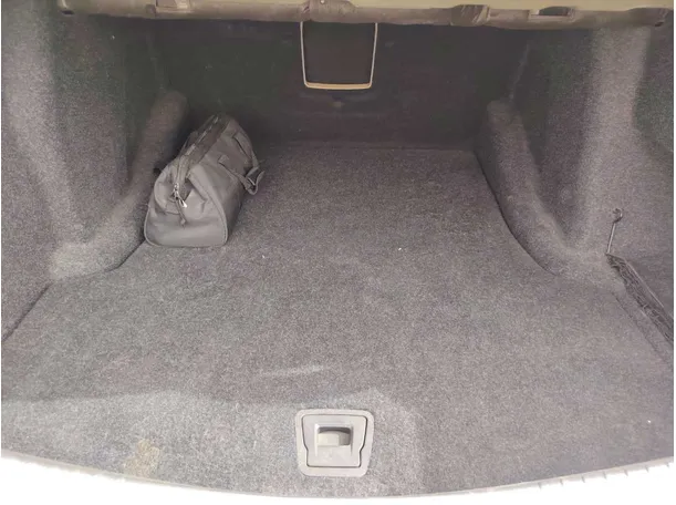 Car image 26
