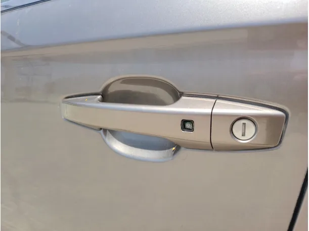 Car image 29