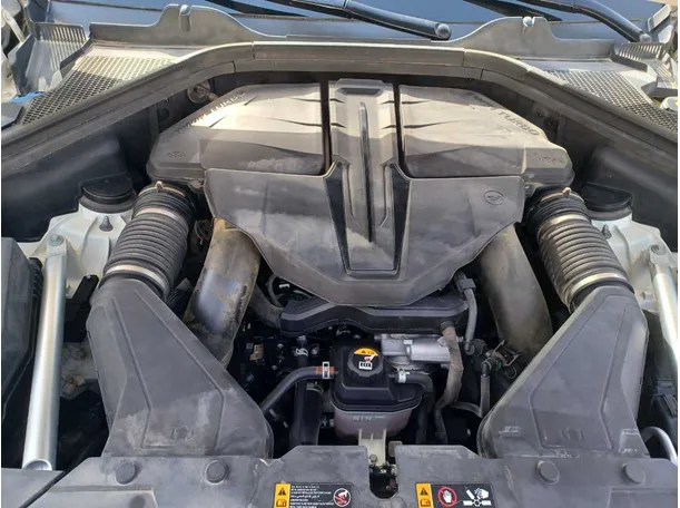 Car image 27