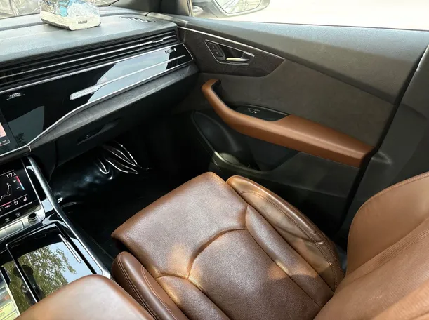 Car image 28