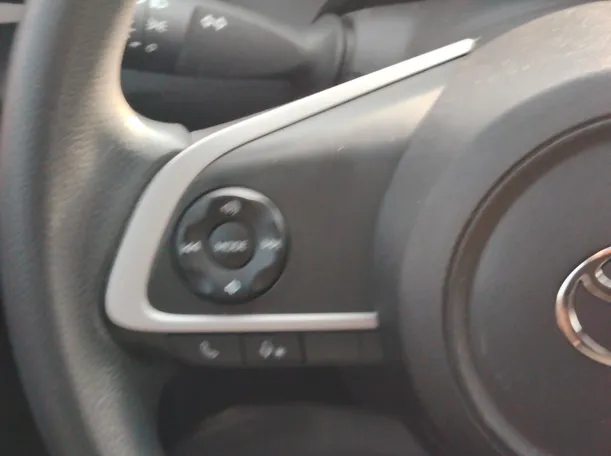Car image 24