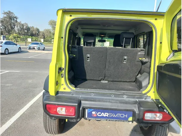 Car image 19