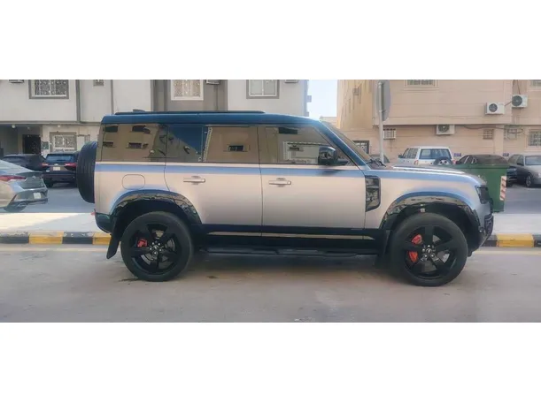 Car image 4